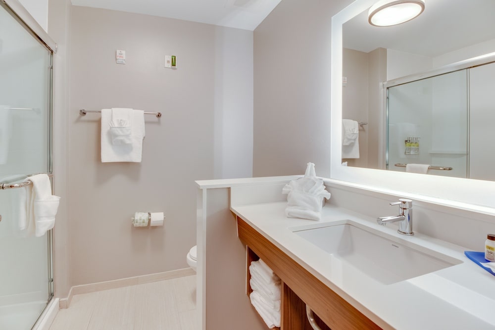 Holiday Inn Express & Suites Union City by IHG - photo 18