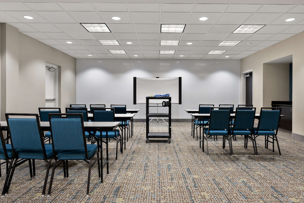 Hampton Inn Birmingham Leeds - photo 65