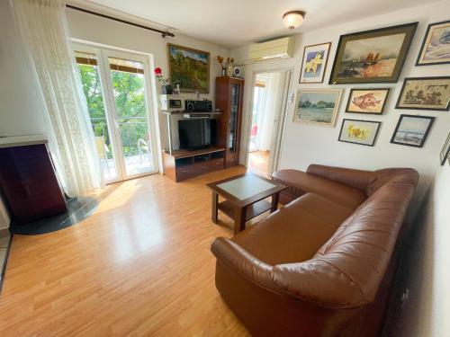 Apartman Orlić — 4-Star Luxury Hotel in Jadranovo, Croatia