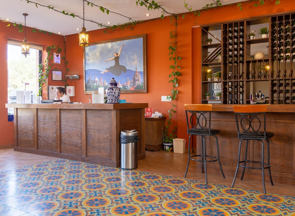 Lobby lounge