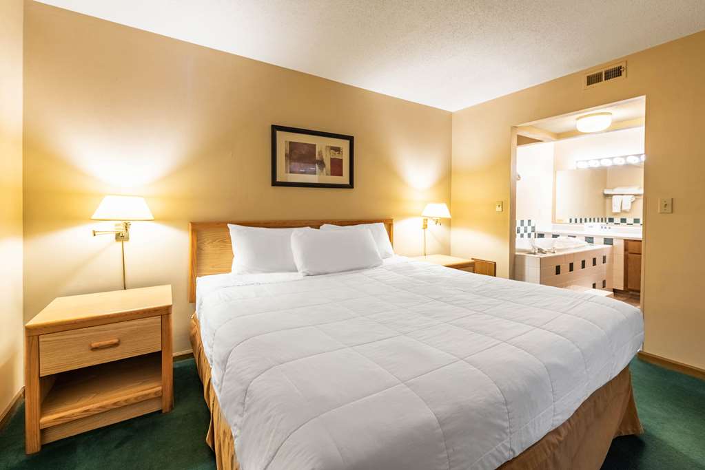 Americas Best Value Inn & Suites St. Marys - photo 12