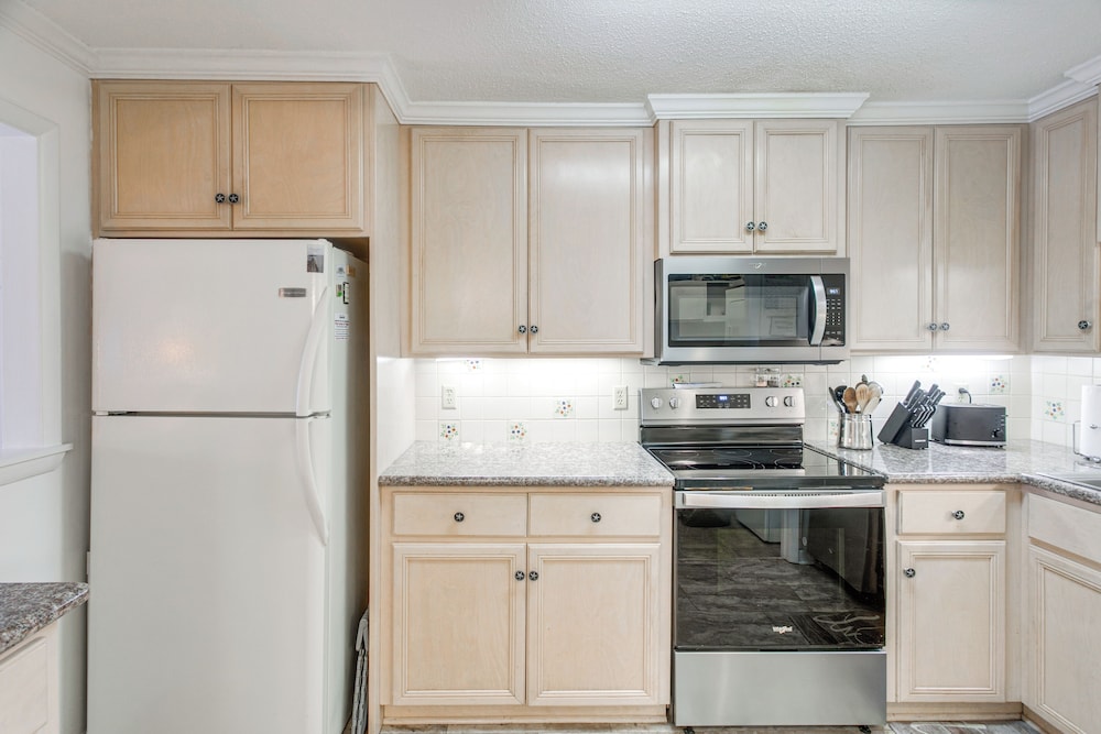 Resort style Condo in St Simons 1 Mi to Pier - photo 13