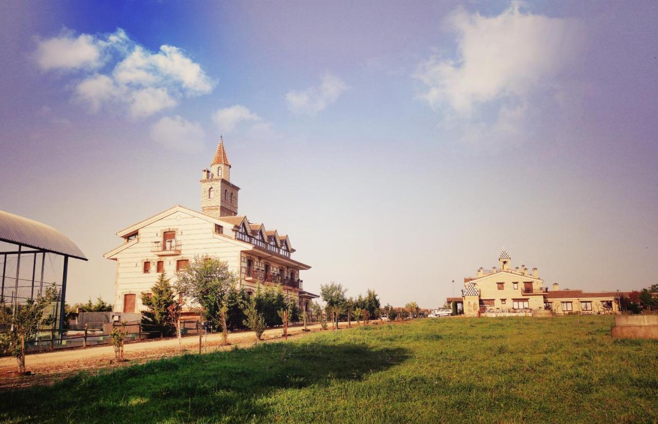 Spa Complejo Rural Las Abiertas — 4-Star Luxury Hotel in San Bartolome De Las Abiertas, Spain