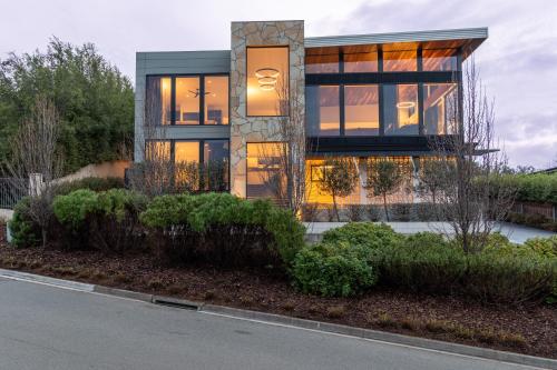 Lachlan Retreat Trevallyn in Launceston, Australia