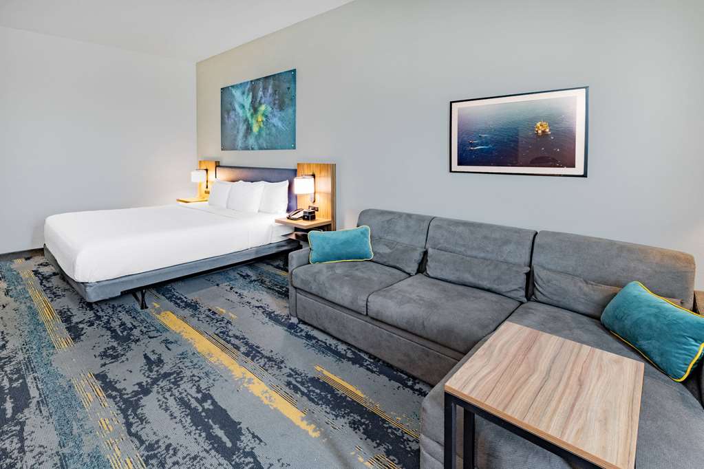 La Quinta Inn & Suites by Wyndham Texas City I 45 - photo 12