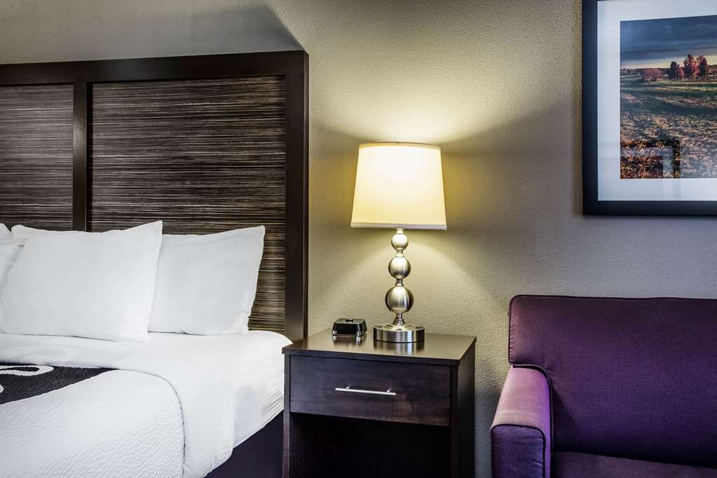 La Quinta Inn & Suites by Wyndham Lynchburg at Liberty Univ. - photo 19