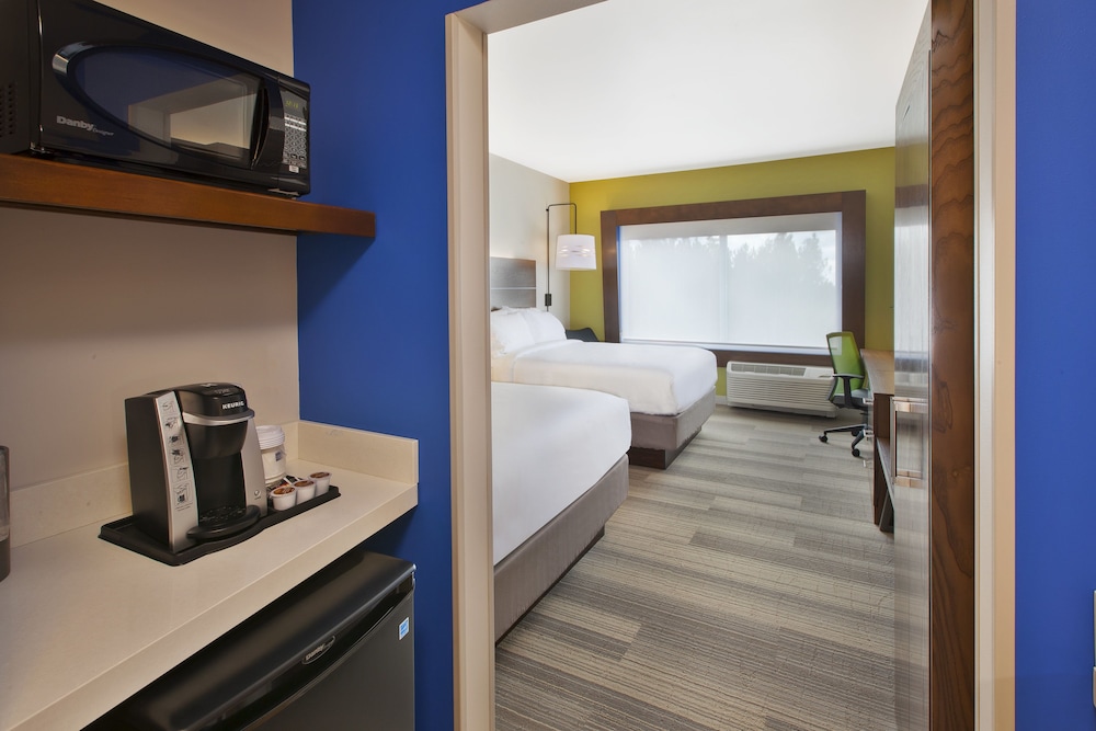 Holiday Inn Express & Suites South Hill by IHG - photo 13