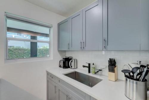 SuaveMauve Las Olas Beach — 4-Star Luxury Hotel in Fort Lauderdale, United States