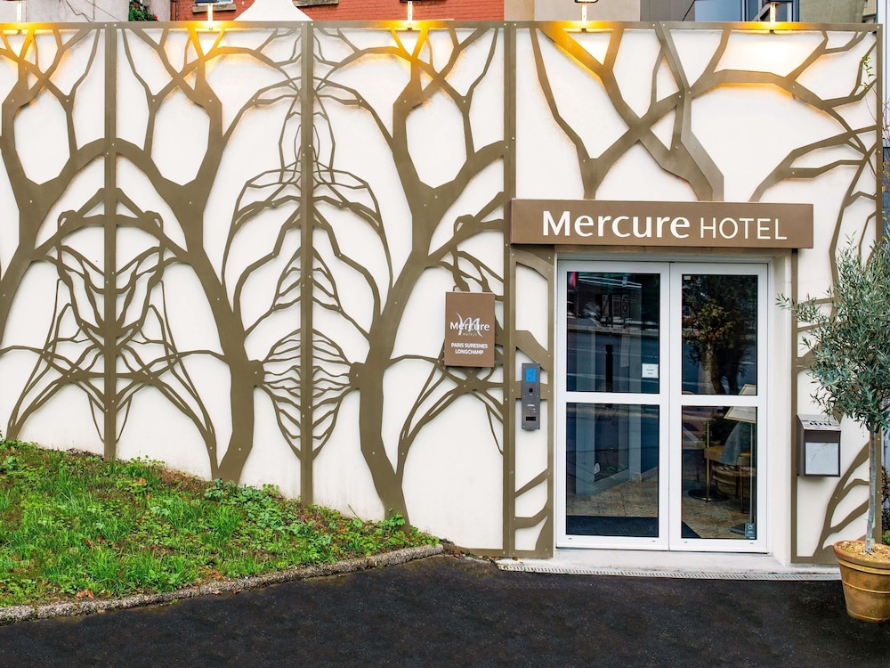 Hôtel Mercure Paris Suresnes Longchamp - carbon neutral hotel in Suresnes