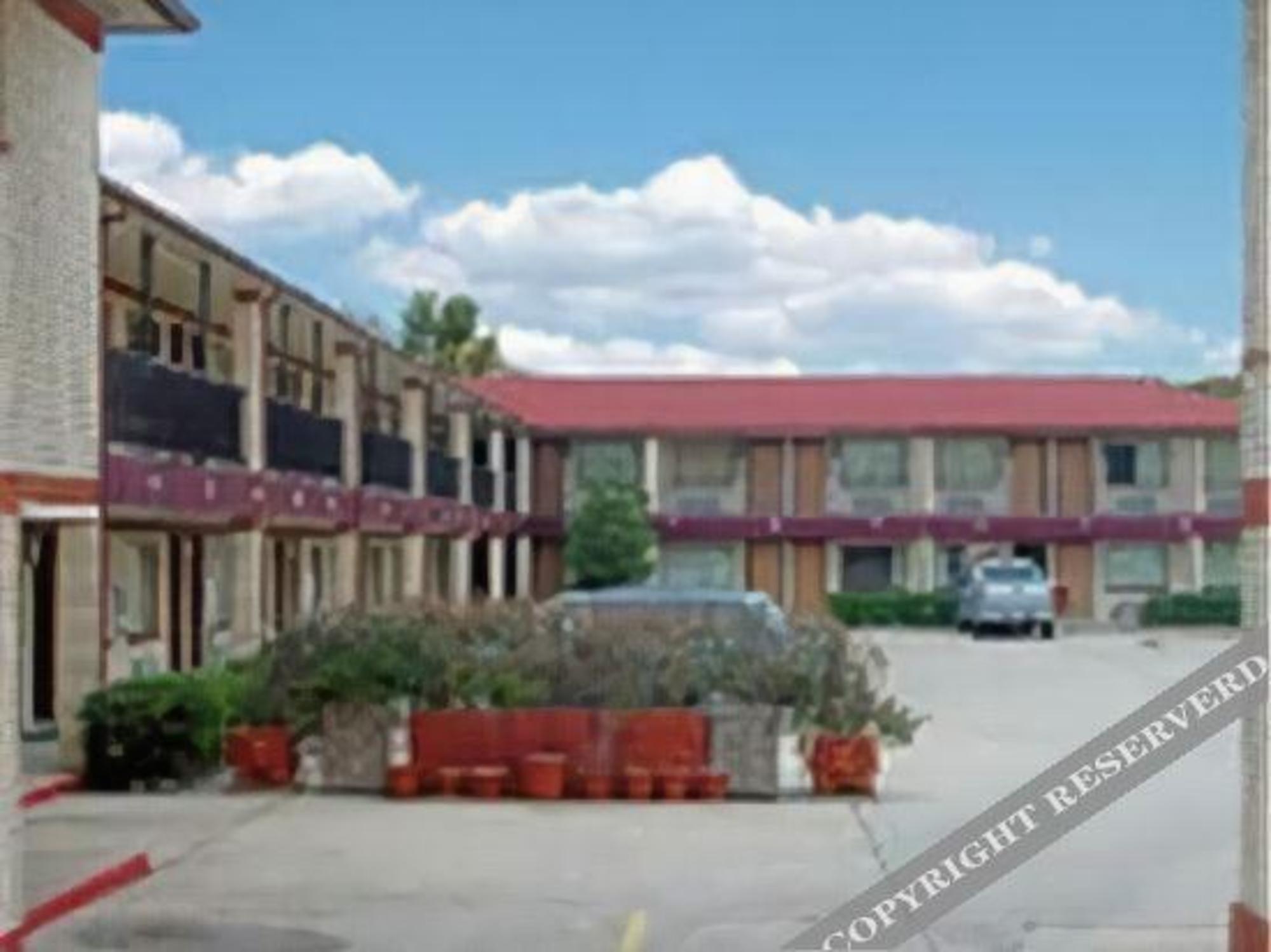 Executive Inn & Suites Houston - photo 25