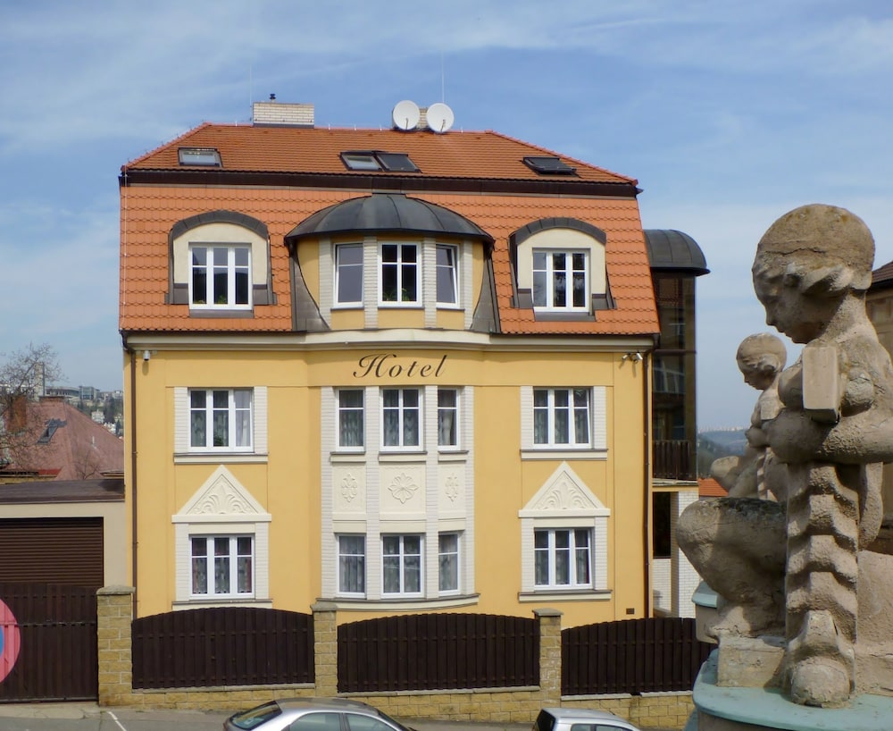 Hotel Garni Rambousek - carbon neutral hotel in Prague