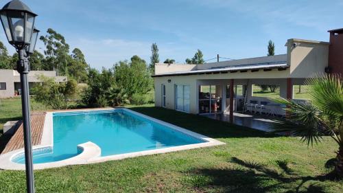 Quinta con Gran Piscina in Colon, Argentina