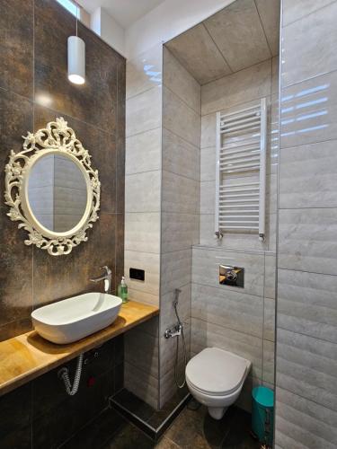 Old Gold Apartment