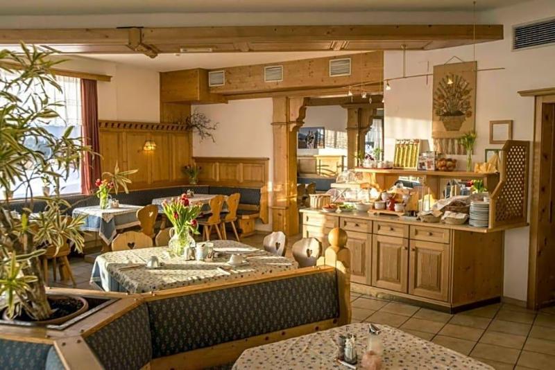 Hotel Pension Sonnenuhr in Mitterndorf Im Steirischen Salzkammergut, Austria
