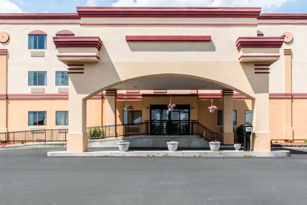 Econo Lodge Carlisle Central — Carlisle