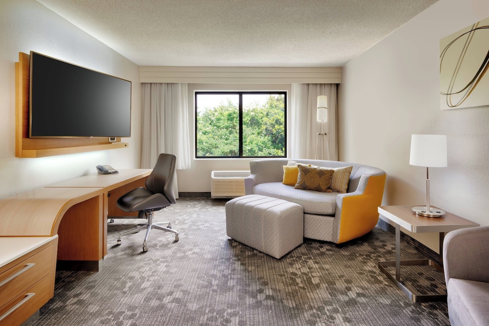 Courtyard by Marriott Charlotte Airport LoSo - photo 14