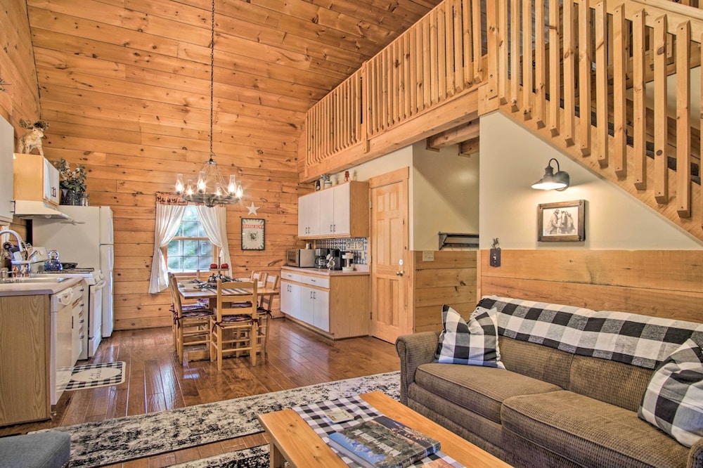 Rustic Rothbury Cabin with Resort Amenity Access - photo 14