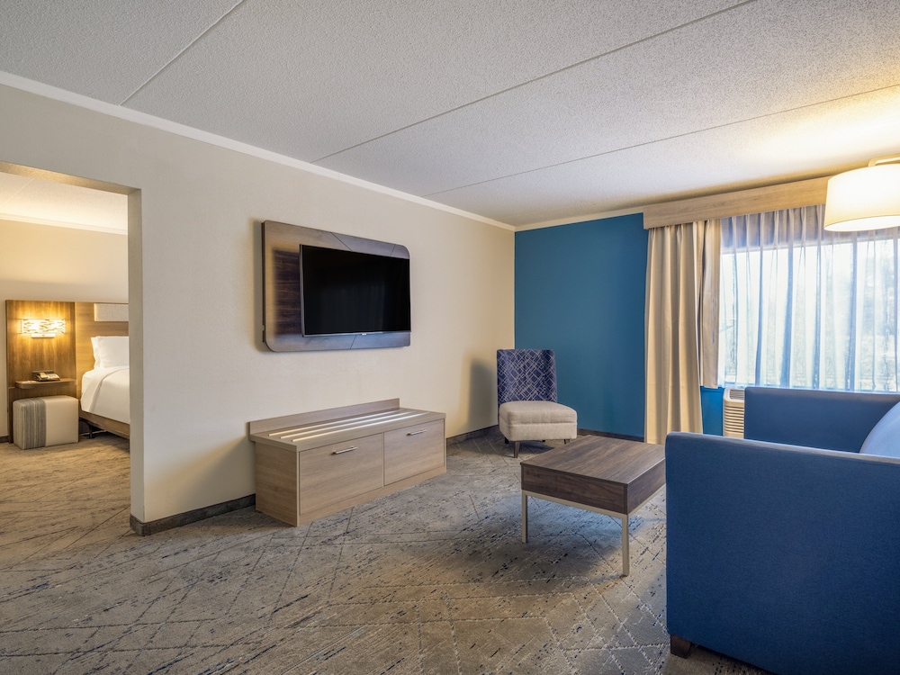 Holiday Inn Express Greensboro I 40 at Wendover an Ihg Hotel - photo 15