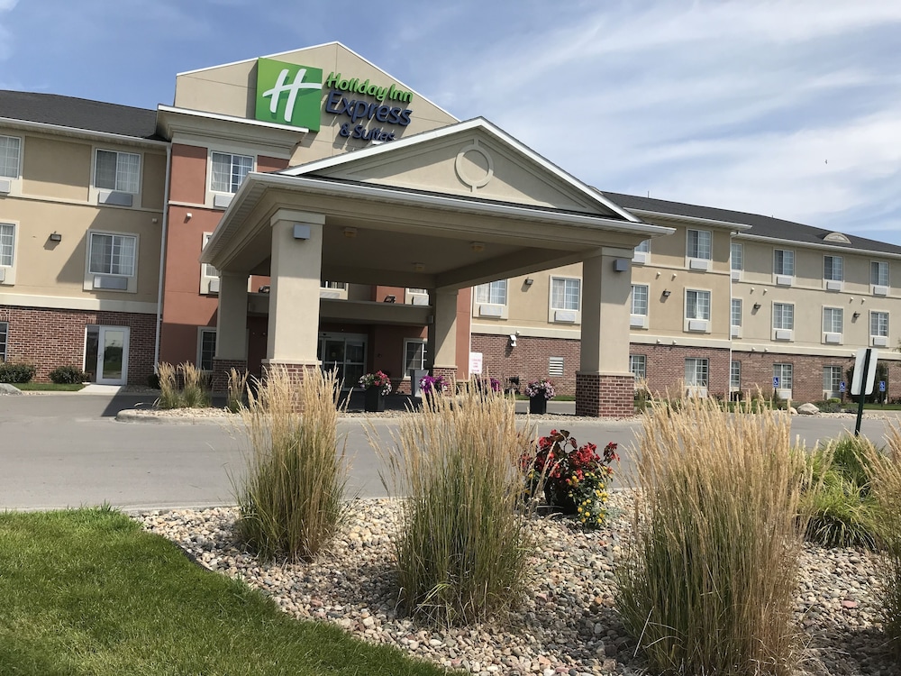 Holiday Inn Express Hotel & Suites Council Bluffs Convention Center Area