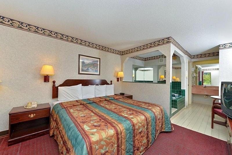 Americas Best Value Inn Valdosta Lake Park - photo 13