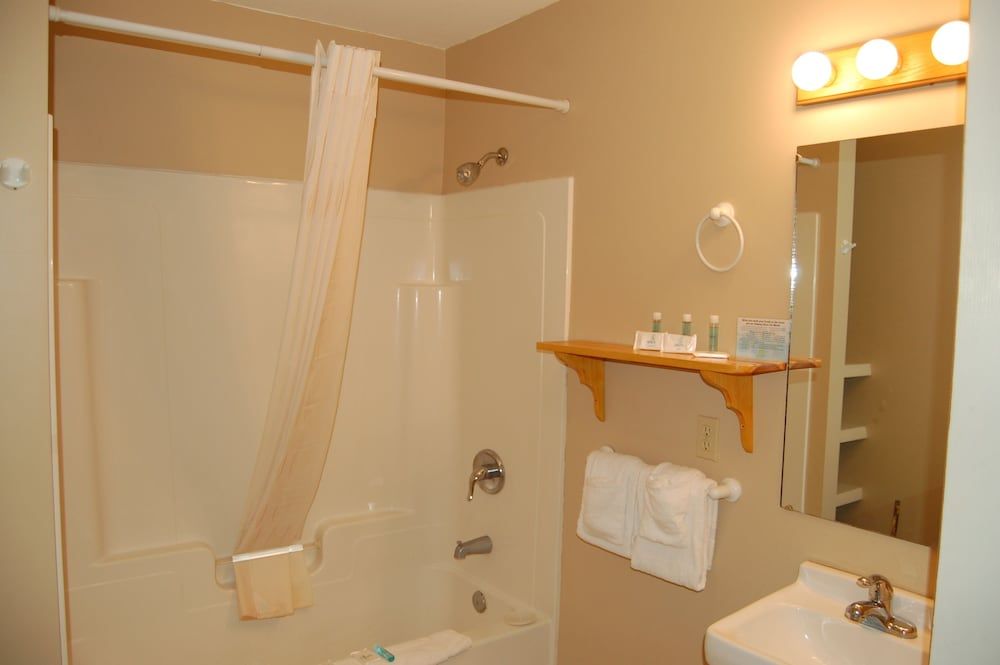 University Inn - photo 3