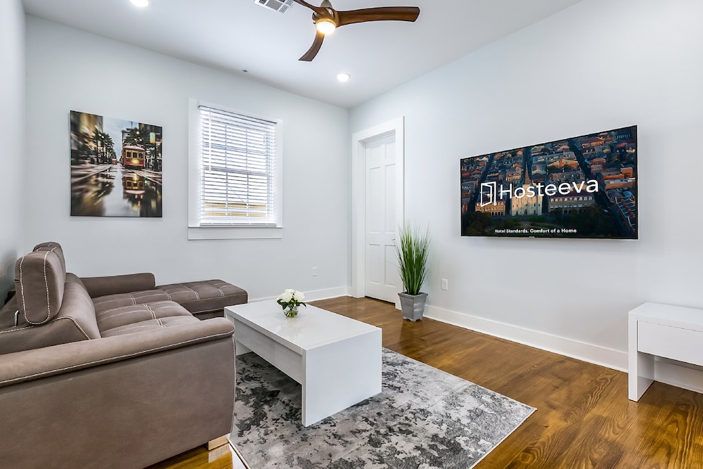 Newly Renovated 4BD Penthouse - photo 11