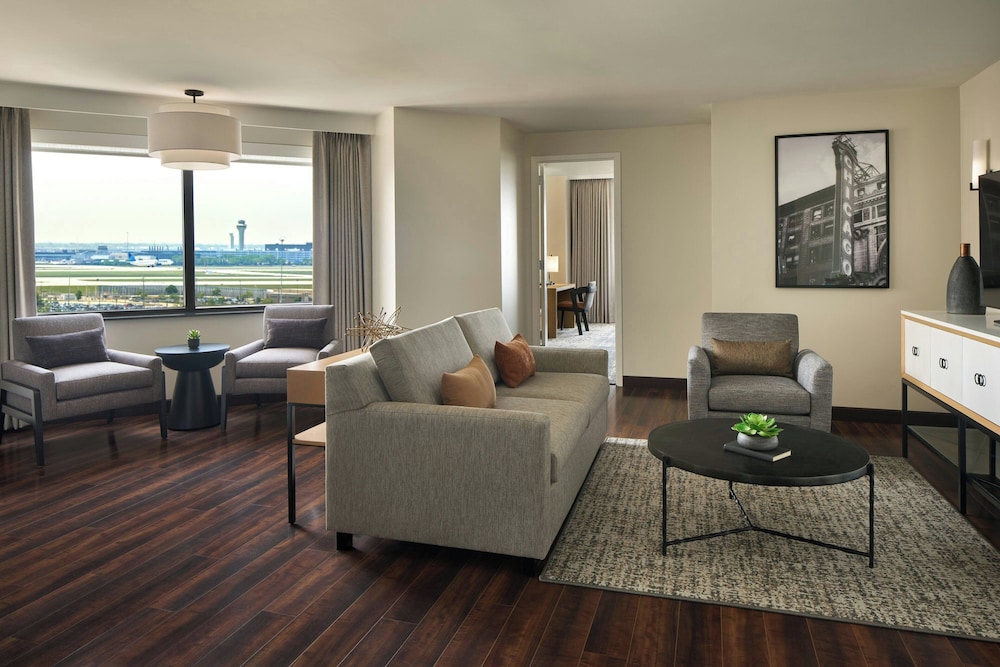 Sheraton Suites Chicago O'Hare - photo 34