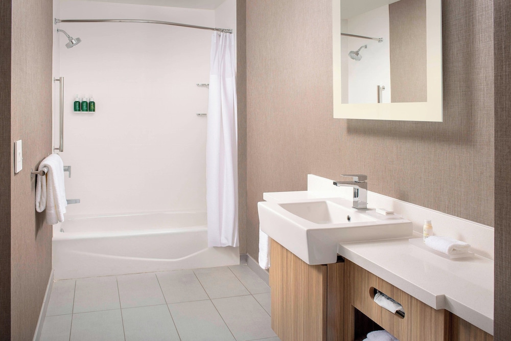SpringHill Suites by Marriott Punta Gorda Harborside - photo 13