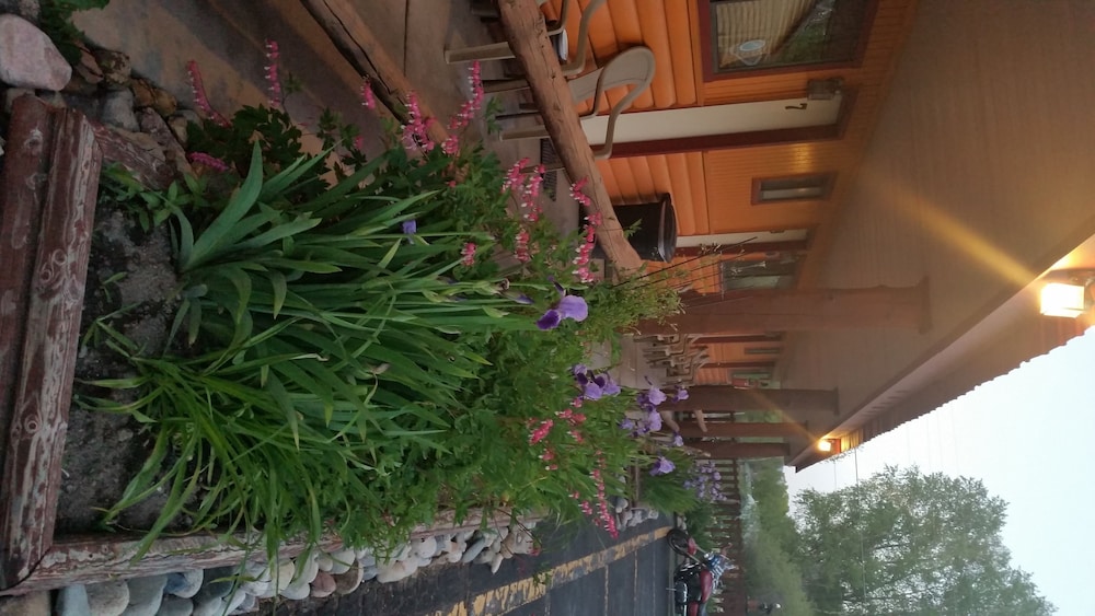 Long Holiday Motel - photo 40