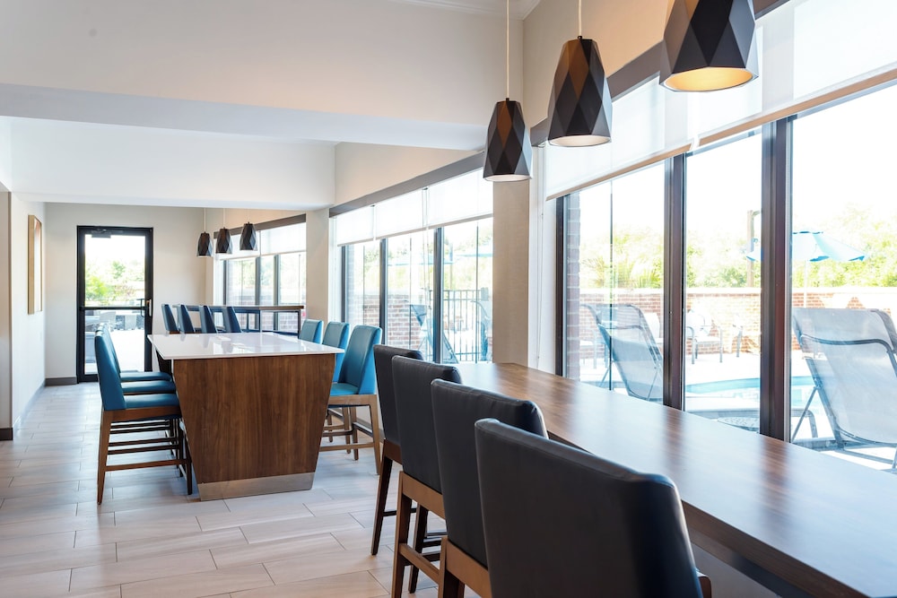 Holiday Inn Express & Suites Lancaster by IHG - photo 72