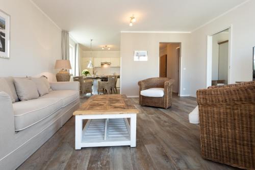 strandnahe FeWo mit Balkon und eingeschränktem Meerblick Residenz Bel Vital Wohnung 44 Binz — 4-Star Luxury Hotel in Ostseebad Binz, Germany