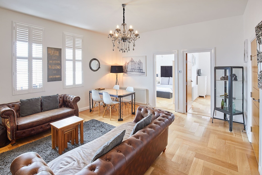 Host & Stay Boutique Balcony