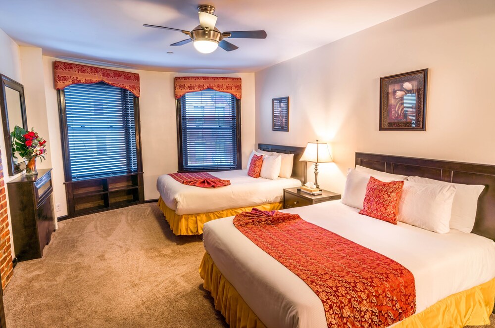 Royal Park Hotel and Hostel - photo 19