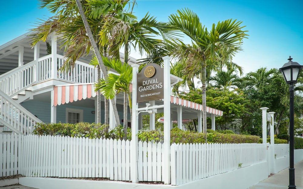 The Guesthouses at Southernmost Beach Resort — 4-Star Luxury Hotel in Key West, United States