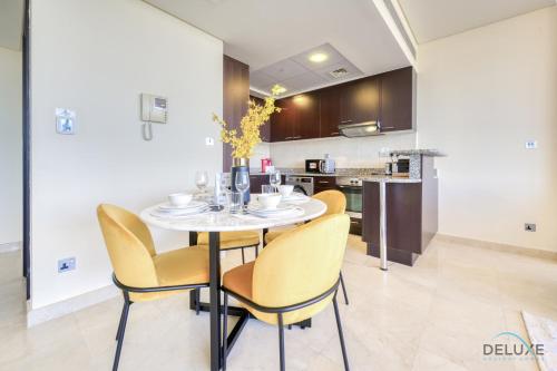 Jubilant 1BR at Sky Gardens DIFC by Deluxe Holiday Homes — 4-Star Luxury Hotel in Dubai, United Arab Emirates