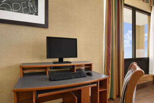 Super 8 by Wyndham Oxford - photo 11