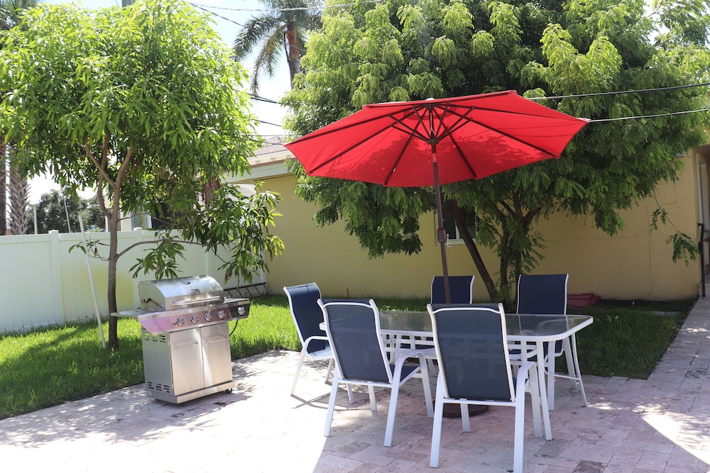 Curtis Inn & Suites - photo 40