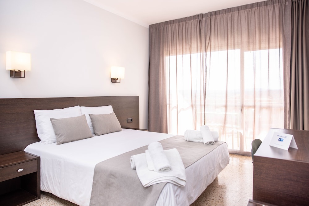 Rvhotels Gr92 — hotel in Torroella De Montgri