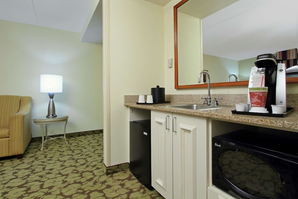 Hilton Garden Inn Chesapeake Greenbrier - photo 12