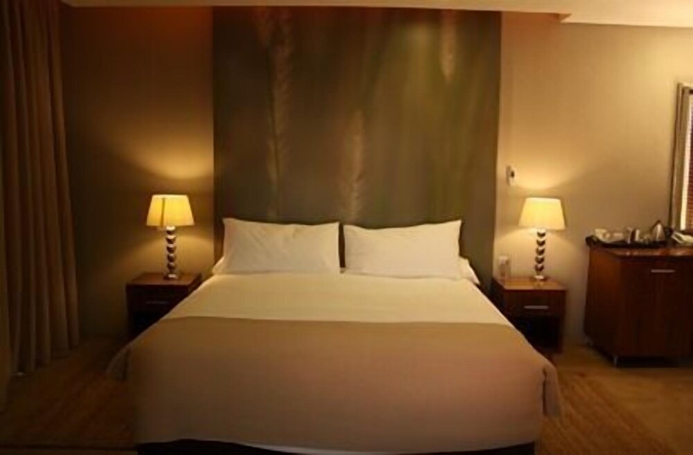 Silver Streams Lodge & Spa — 4-Star Luxury Hotel in Modimolle, South Africa