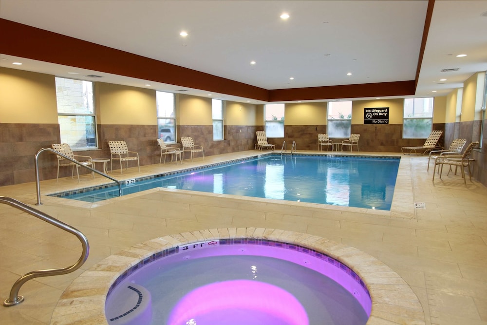 Hampton Inn & Suites Winnie - photo 23