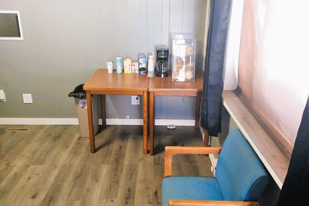 Love Hotels Desert Inn Boysen Canyon - photo 17