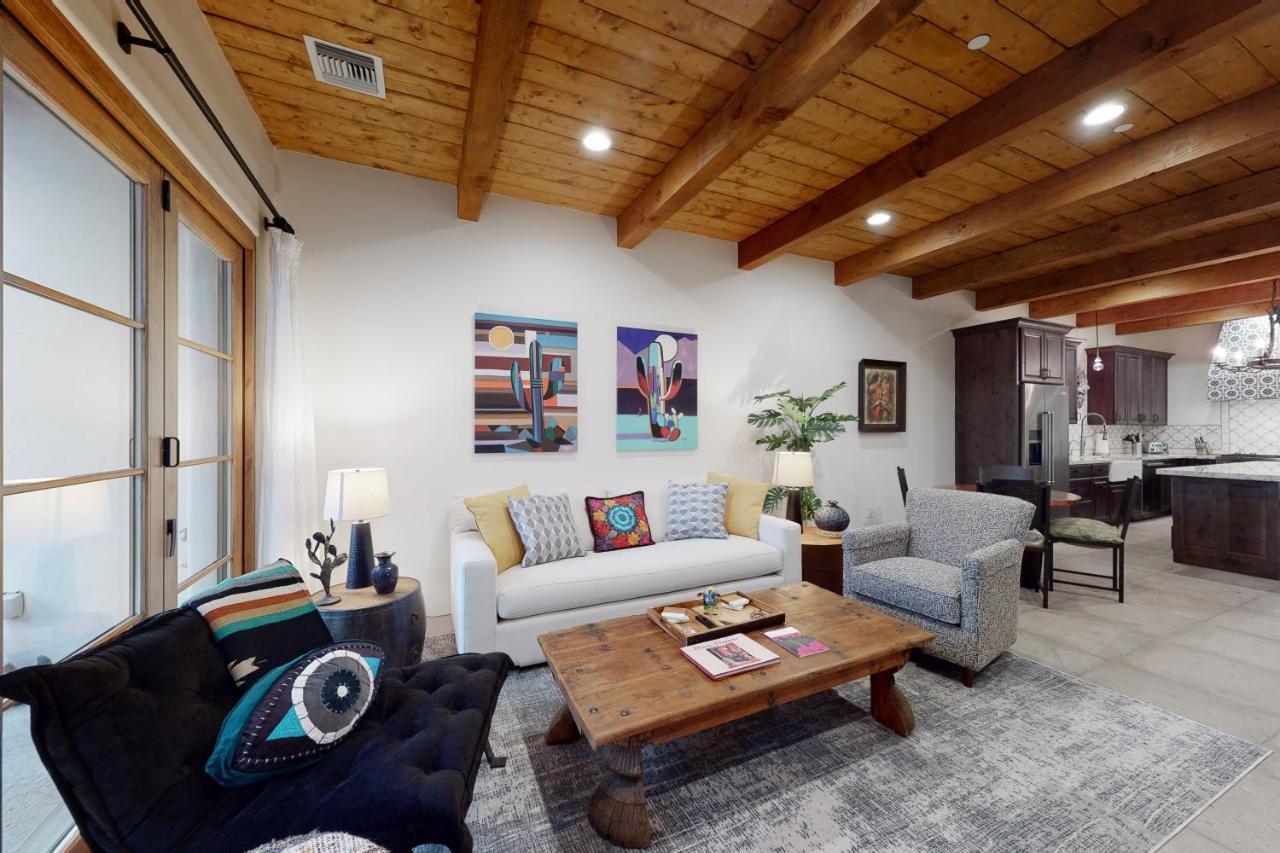 Menlo Magic - carbon neutral hotel in Tucson