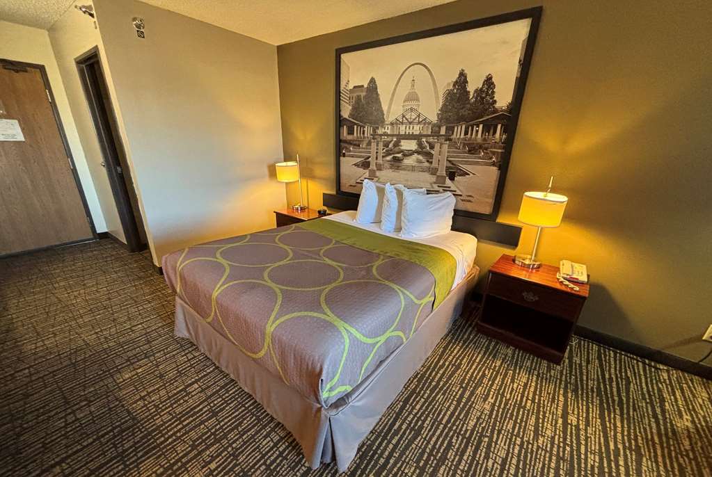 Super 8 by Wyndham Jerseyville - photo 18
