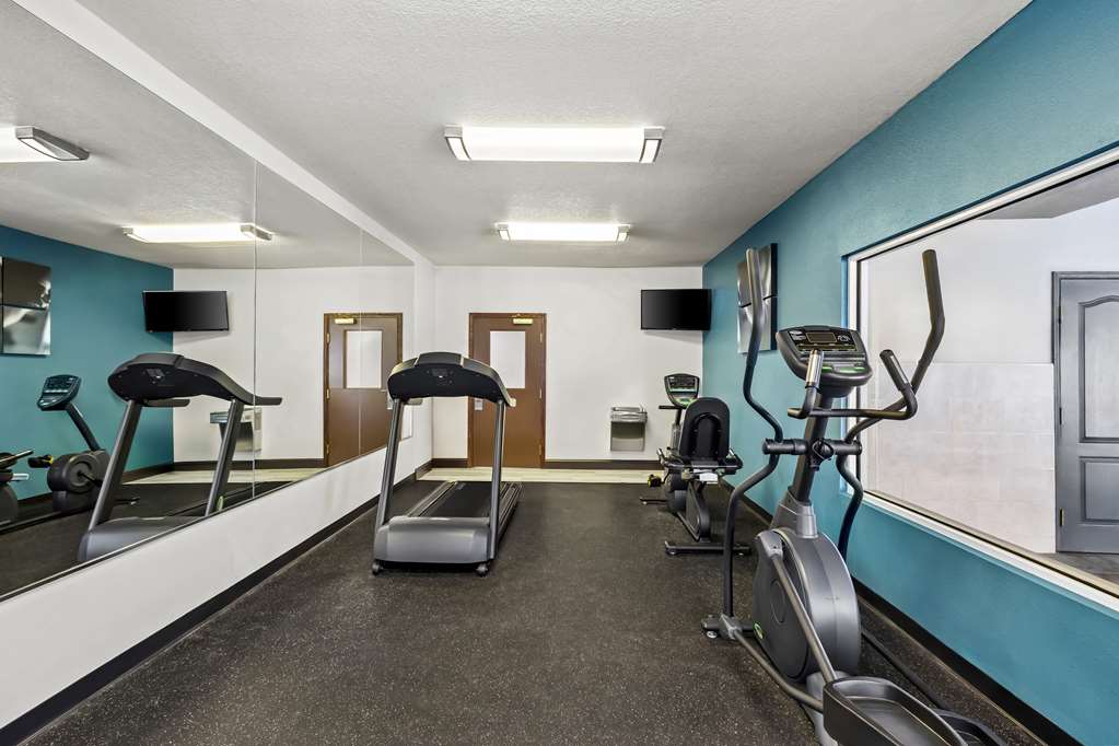 Best Western Fort Wayne Inn & Suites North - photo 39