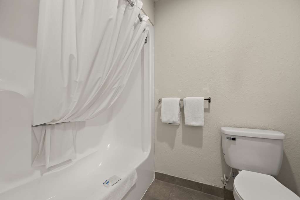 Rodeway Inn Lumberton Central - photo 20