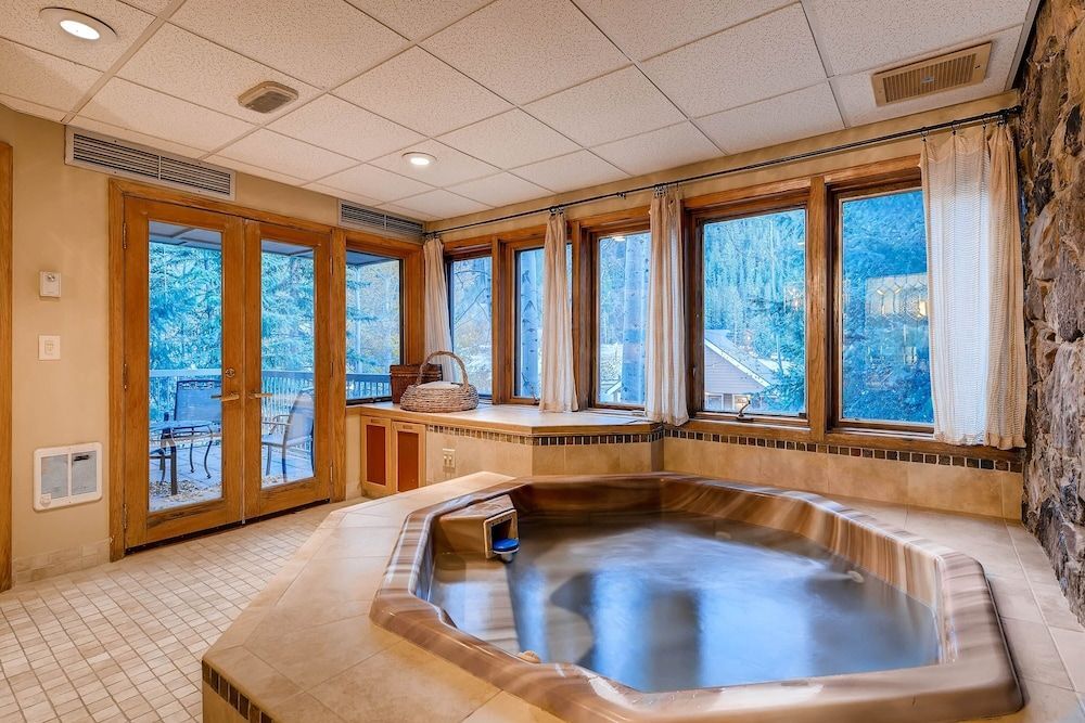 Chateaux Dumont 2724 — 4-Star Luxury Hotel in Keystone, United States