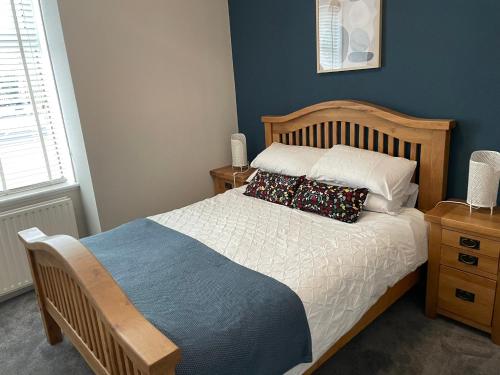 34 James St cosy 2 bedroom ground floor apartment garden — 4-Star Luxury Hotel in Helensburgh, United Kingdom