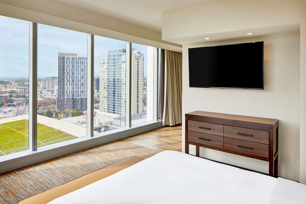 Embassy Suites by Hilton Nashville Downtown - photo 18