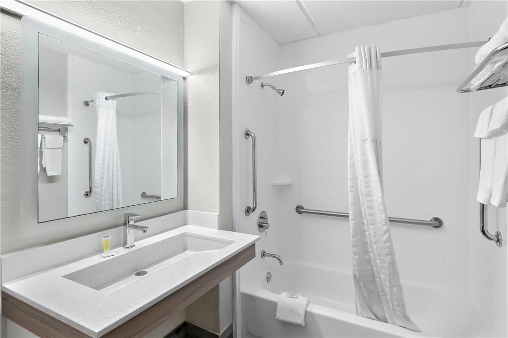 Days Inn by Wyndham Seneca Clemson Area - photo 17